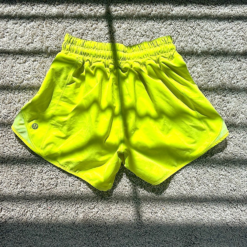 Lululemon Hotty Hots / Size 2 / 4” / Color: Electric Lemon 🍋